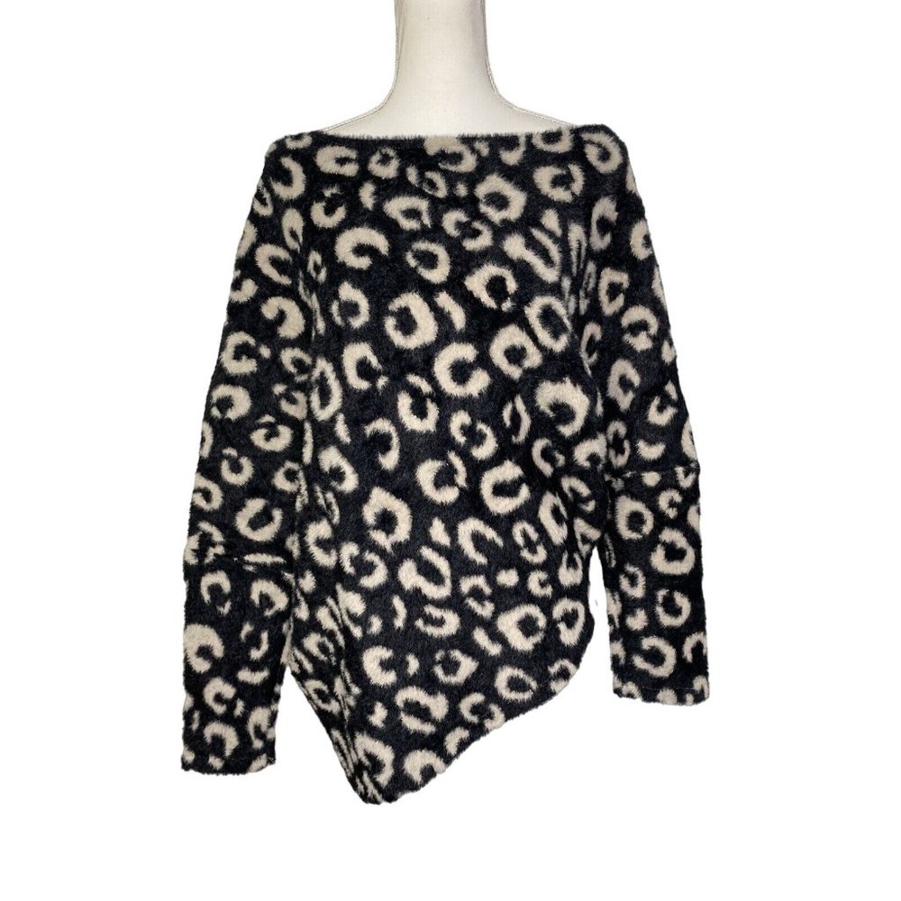 Easel Womens leopard print asymmetrical sweater black white size Medium M